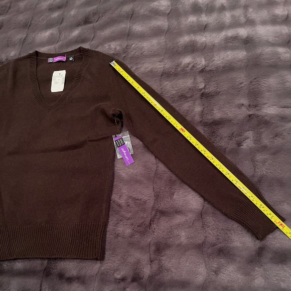 100% Cashmere Sweater - Brown - Small (S) - Saks Fifth Avenue - Picture 9 of 9